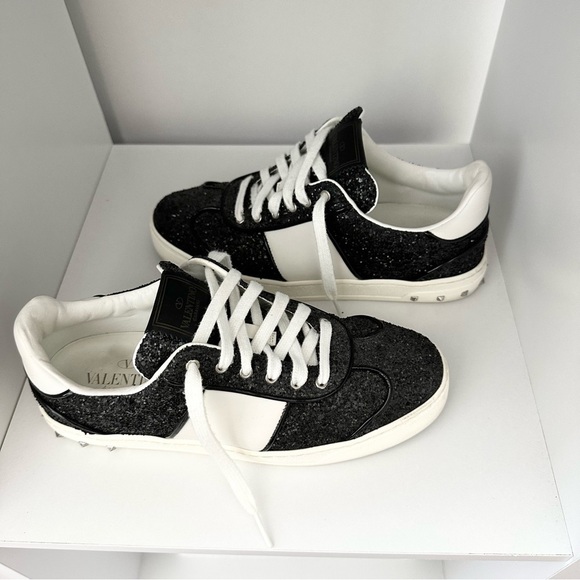 EUC Valentino Garavani Glitter Rockstud Lace Up Sneakers BLACK 37.5 FLY CREW - Picture 2 of 13